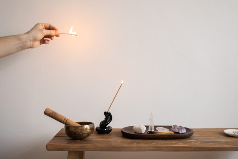 Expressing Gratitude with Crystals: The Power of Thankful Energy