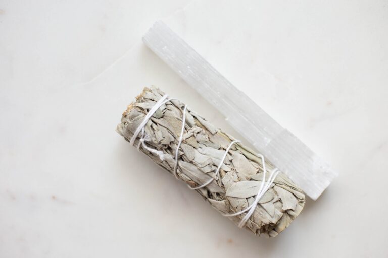 Creating a Positive Space: The Benefits of Selenite for Energy Cleansing