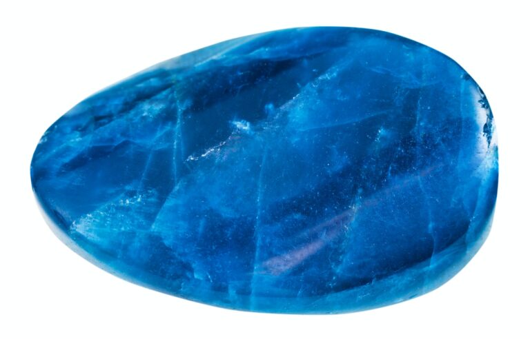 The Benefits of Kyanite: Enhanced Meditation and Balancing Emotions
