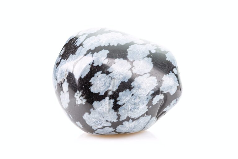 Discovering The Meaning and Uses of Snowflake Obsidian: A Guide for Beginners