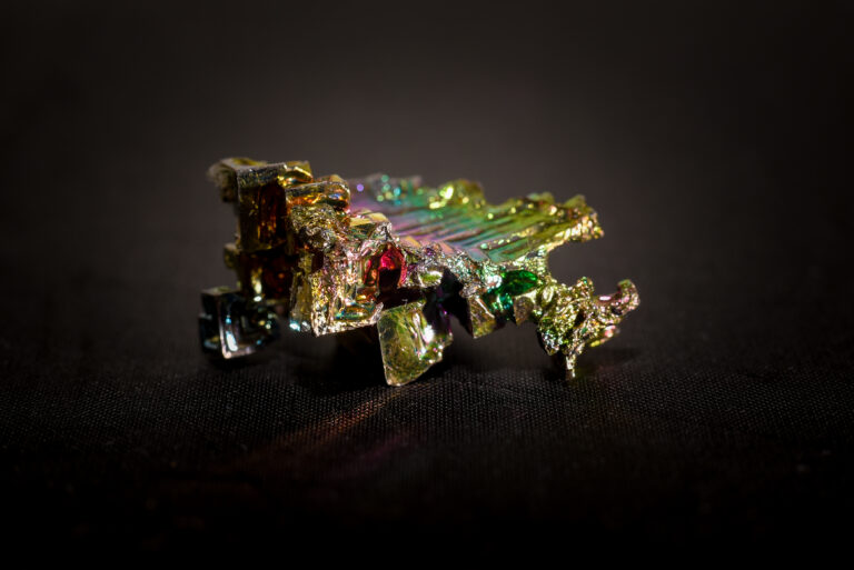 Bismuth Crystals: Harnessing their Energy for Personal Growth and Creativity