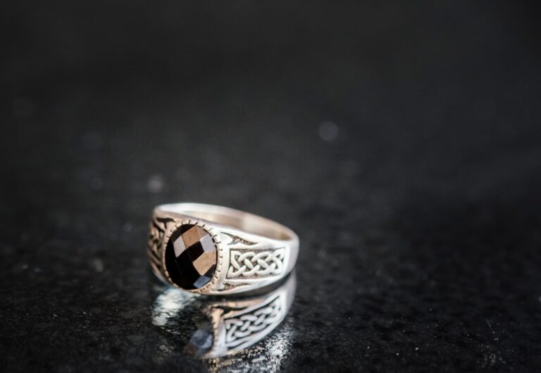 The Mystical Black Onyx: Exploring its Meaning, Healing Properties, and Powers