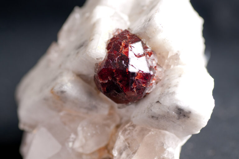 Garnet: Meaning, Healing Properties, and Powers