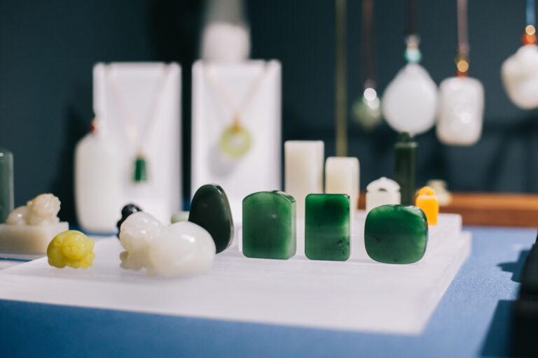 Harnessing The Energy of Green Crystals for Healing and Well-being